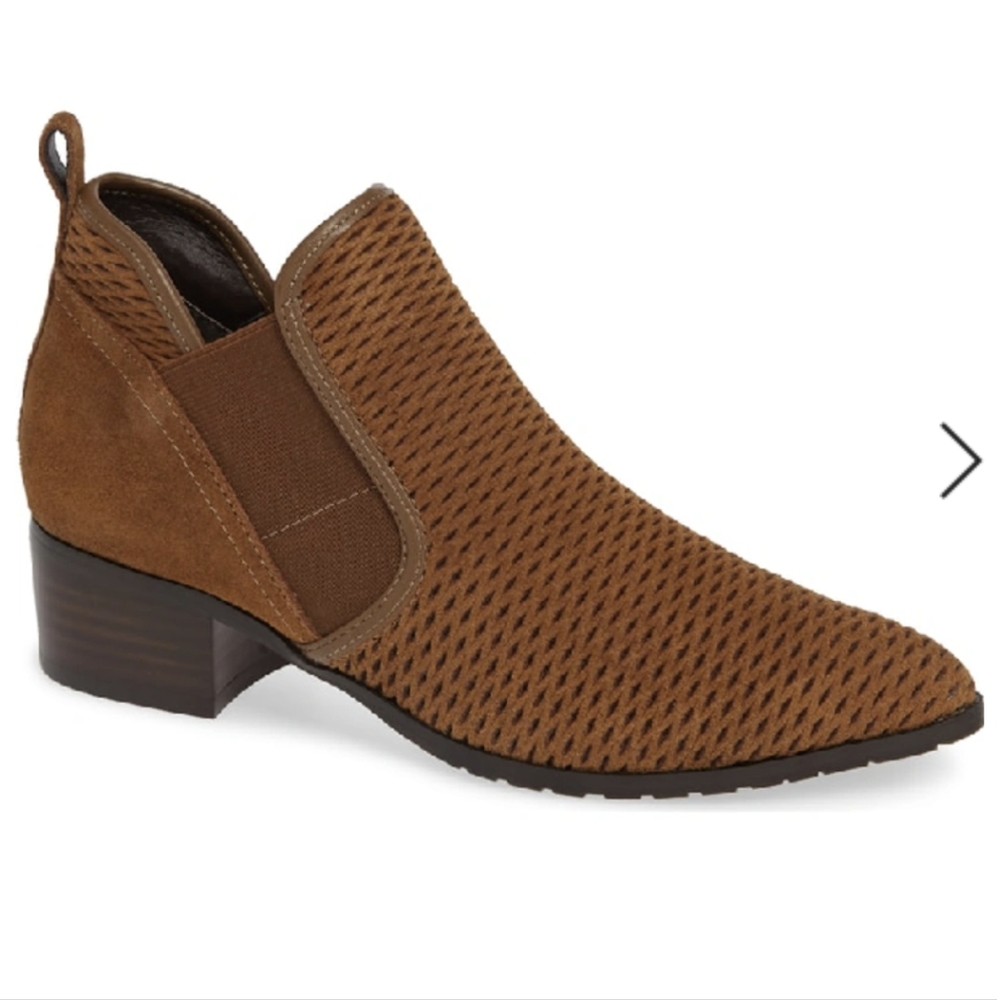 Brand New Donald Pilner Boots
